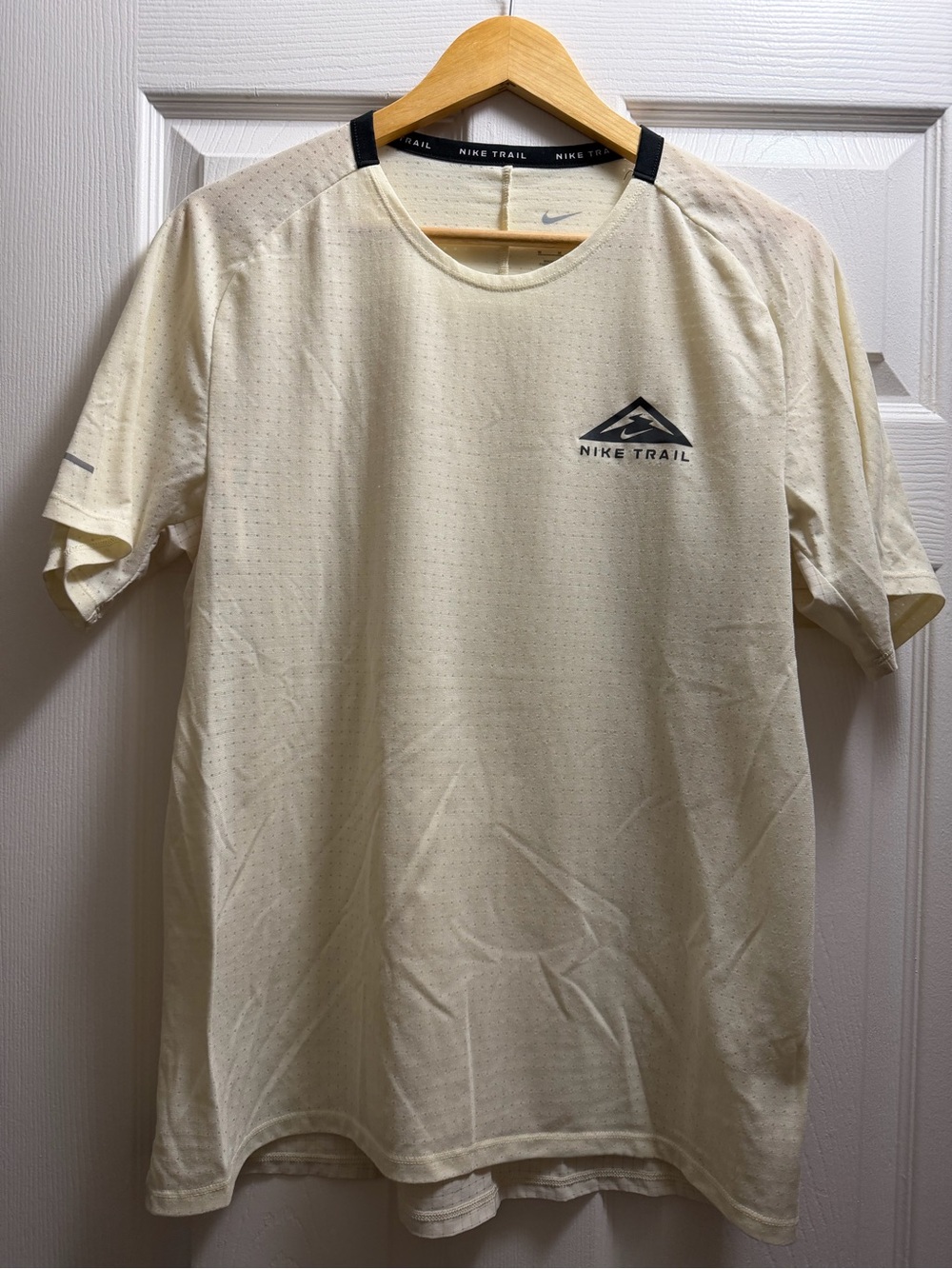 Nike Men’s Trail Short-Sleeve Performance Tee